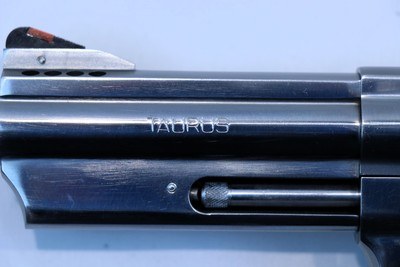 Taurus Model 608 8 Shot 357 Magnum 4" Barrel - Image 7 of 15