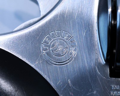 Taurus Model 608 8 Shot 357 Magnum 4" Barrel - Image 10 of 15