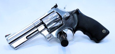 Taurus Model 608 8 Shot 357 Magnum 4" Barrel - Image 1 of 15