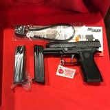 SIG SAUER P320 CARRY 9mm SEMI-AUTO BLK W/ 2 17-RD MAGAZINES - 2 of 7