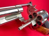 S&W Model 29-2 44 magnum w/ wooden case and accessories - 7 of 9