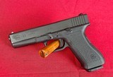 Glock 22 Gen 2 40S&W w/ original case - 2 of 6
