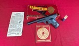 Daisy Targeteer Pistol w/ original box and accessories - 7 of 7