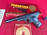 Daisy Targeteer Pistol w/ original box and accessories - 5 of 7