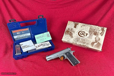 Colt M1991A1 Government Model 45ACP w/ factory case