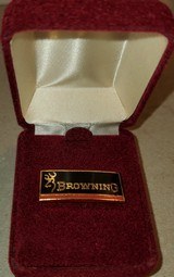 VINTAGE BROWNING HAT OR LAPEL PIN WITH GIFT BOX - 1 of 5