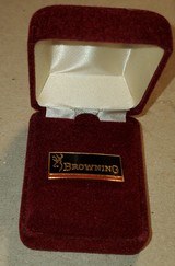 VINTAGE BROWNING HAT OR LAPEL PIN WITH GIFT BOX - 3 of 5