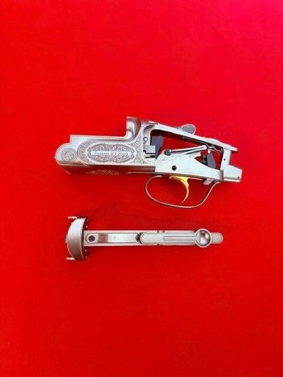 PERAZZI MX2000/10 12 GAUGE RECEIVER, TRIGGER, AND FOREND IRON - PREOWNED - Image 1 of 6