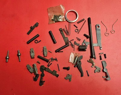 LOT OF ASSORTED SHOTGUN PARTS - Image 10 of 12