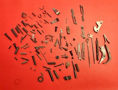 LOT OF ASSORTED SHOTGUN PARTS - Image 6 of 12