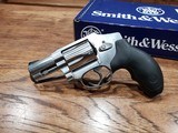 Smith & Wesson Model 640 J-Frame Concealed Hammer Revolver 357 Magnum - 1 of 4