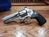Smith & Wesson Performance Center Pro Series Model 686 SSR 357 Magnum 4 in. - 1 of 9