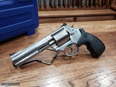Smith & Wesson Model 686 Plus 357 Magnum 5 in.