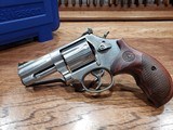 Smith & Wesson Model 686-6 Plus Deluxe 3 in. - 1 of 6