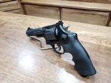 Smith & Wesson Performance Center M&P R8 357 Magnum - 5 of 8