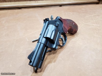 Smith & Wesson Performance Center 586 L-Comp 357 Magnum - Image 2 of 10