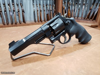 Smith & Wesson Performance Center Model 327 TRR8