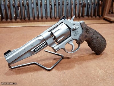 Smith & Wesson Performance Center Model 627 Revolver 357 Magnum