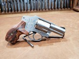 Smith & Wesson Model 640 Engraved 357 Magnum w/ Wood Case - 3 of 6