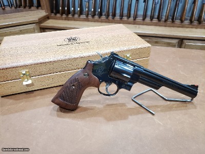 Smith & Wesson Model 29 44 Magnum Revolver w/ Wooden Presentation Case