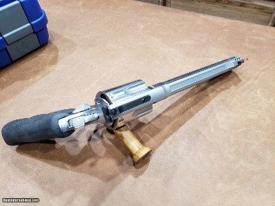 Smith & Wesson Model 500 S&W Magnum 8.38 in. Interchangeable Compensator - Image 6 of 9