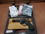 Smith & Wesson Performance Center M&P R8 327 357 Magnum 170292 - 3 of 8