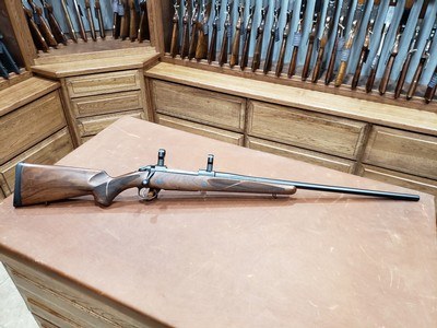 Sako 85 L Hunter Bolt-Action 300 Win Mag 24-3/8 in.
