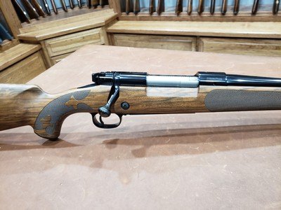 Winchester Model 70 Super Grade AAA French Walnut 7mm Rem Mag - Image 4 of 12