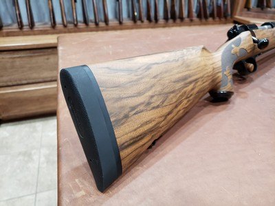 Winchester Model 70 Super Grade AAA French Walnut 7mm Rem Mag - Image 2 of 12