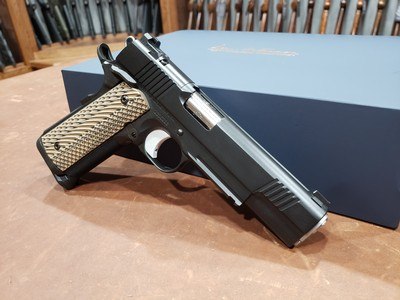 CZ Dan Wesson 1911 Specialist 45 acp Black 5