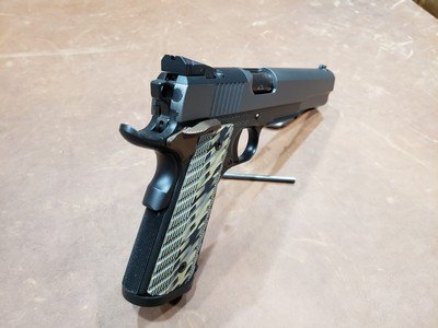 Dan Wesson 1911 Kodiak 10mm Tri-Tone 6