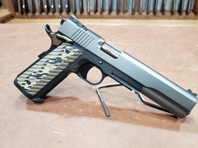 Dan Wesson 1911 Kodiak 10mm Tri-Tone 6