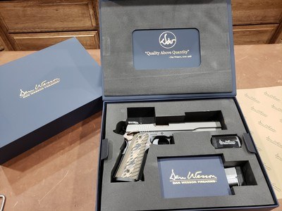 Dan Wesson 1911 Kodiak 10mm Tri-Tone 6