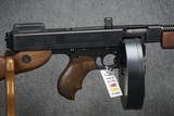 Auto Ordnance Thompson 1927A-1 Deluxe 45 ACP 18" Barrel **10 ROUND MAG** - 4 of 9
