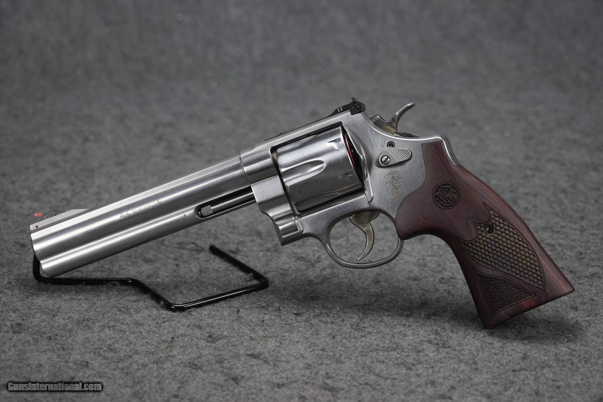 Smith & Wesson 629 Deluxe 44 Magnum 6.5