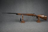 Weatherby Mark V Deluxe 300 Weatherby Magnum 26" Barrel - 6 of 10