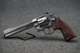 Smith & Wesson 629 Deluxe 44 Magnum 6.5