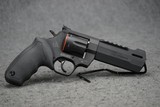 Taurus Raging Hunter 44 Magnum 5.125