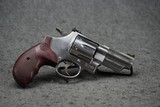 Smith & Wesson Model 629-6 Deluxe 44 Mag 3