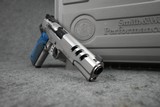 ***BNIB*** S&W PERFORMANCE CENTER 1911 45ACP 5