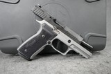 **BNIB** SIG SAUER P320 AXG CARRY REVERSE TWO-TONE 9MM 3.9'' 17-RD - 5 of 7
