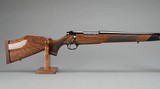 Weatherby Mark V Deluxe .300 Wby Mag – Gloss Blue, Grade A Walnut - 2 of 8