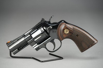 COLT PYTHON, .357 MAGNUM, 3