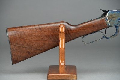 WINCHESTER 1892 DELUXE SHORT RIFLE 45 COLT LIMITED EDITION *BNIB* - Image 4 of 10