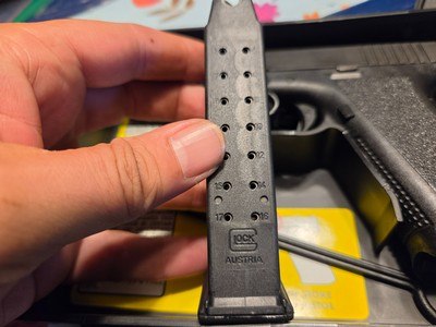 Glock 17 generaration 2 made 1990 9mm - Image 8 of 11