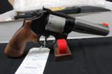 Smith and Wesson Performance Center Jerry Miculek Model 327 .357 Mag - 3 of 4