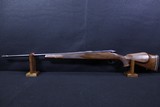 Weatherby Mark V Deluxe .300 Wby Mag. - 5 of 8