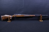 Weatherby Mark V Deluxe .300 Wby Mag. - 1 of 8