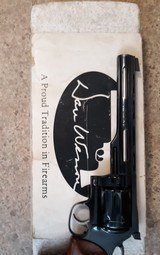 Dan Wesson 40 Silhouette 357 Maximum - 1 of 12