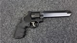 Smith & Wesson Model 629 Stealth Hunter in 44 Magnum caliber - 1 of 2
